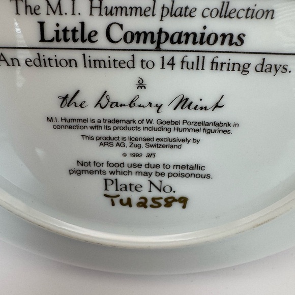 M. J. Hummel Little Companions "Country Crossroads" Plate The Danbury Mint - Picture 4 of 5